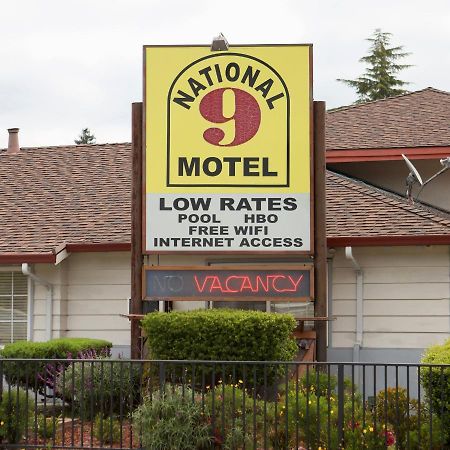National 9 Motel Santa Cruz Exteriér fotografie