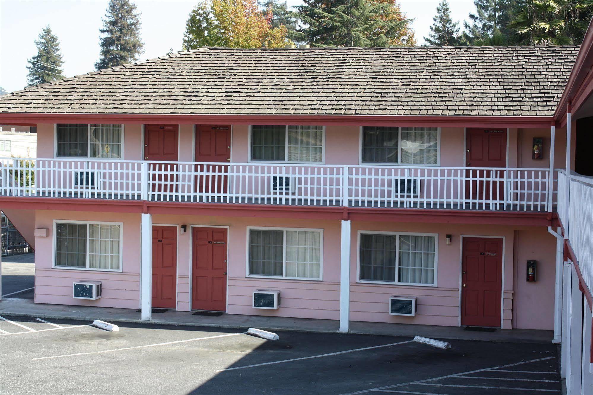 National 9 Motel Santa Cruz Exteriér fotografie
